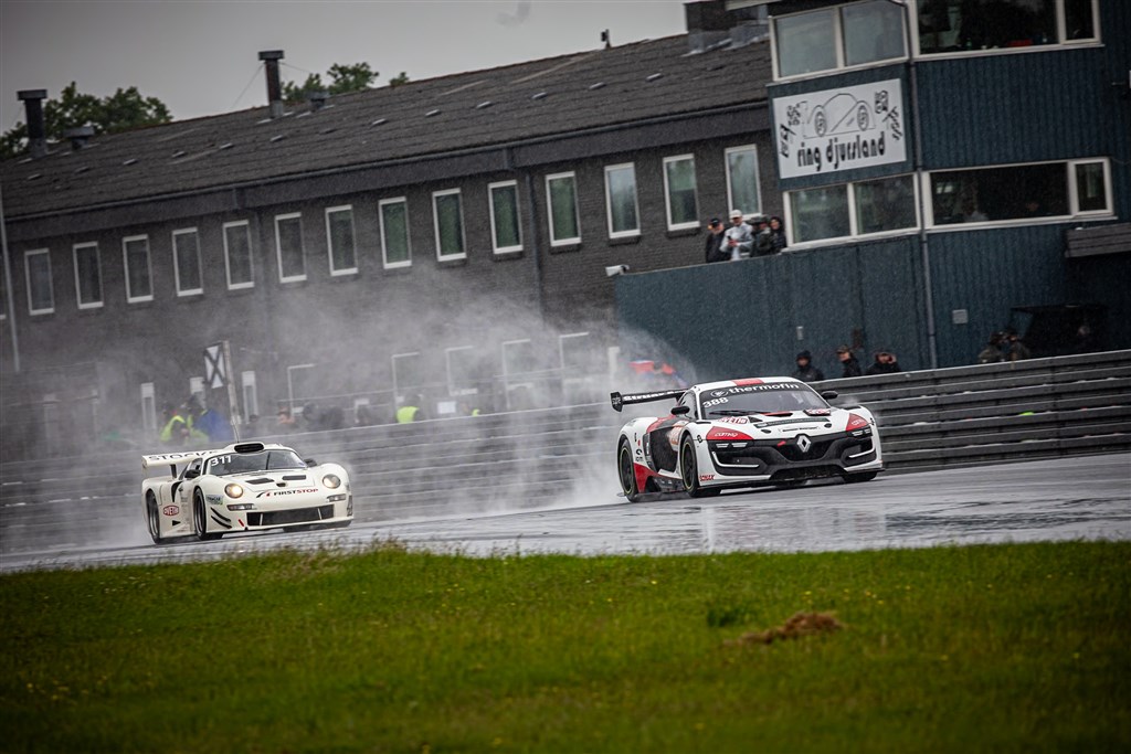 Det bliver vildt i Special Saloon Car til Grand Prix’et.
(Foto: Grippo)